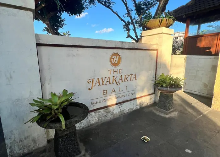 At Jayakarta Front Access * スミニャック
